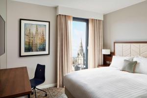 Postel nebo postele na pokoji v ubytování Residence Inn by Marriott Aberdeen + 6 fotografií