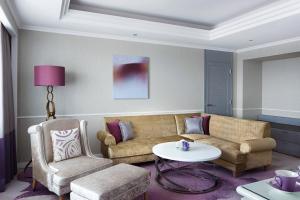 Posezení v ubytování Tokyo Marriott Hotel