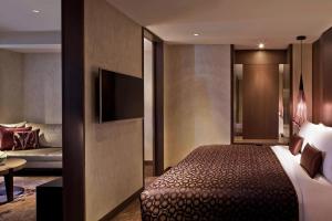 Postel nebo postele na pokoji v ubytování Tokyo Marriott Hotel