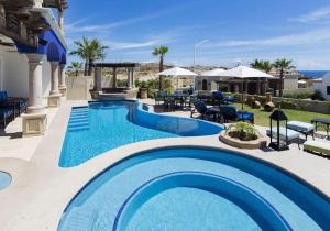 Πισίνα στο ή κοντά στο 3BD Hacienda Encantada Stunning Ocean Villa