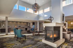 Uma área de estar em SpringHill Suites by Marriott Fishkill