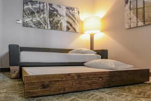Uma cama ou camas num quarto em SpringHill Suites by Marriott Fishkill