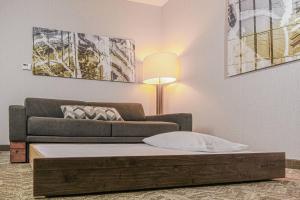 Uma área de estar em SpringHill Suites by Marriott Fishkill