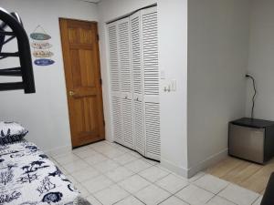 Postel nebo postele na pokoji v ubytování Azucar Miami