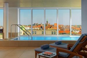 Bassein majutusasutuses Sheraton Carlton Nuernberg või selle lähedal