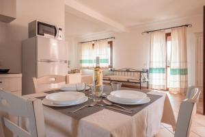 Imagen de la galería de Apartments with shared pool Vignola Mare Aglientu, en Vignola Mare