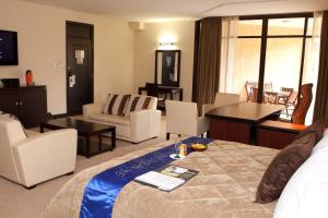 Posezení v ubytování Protea Hotel by Marriott Kampala