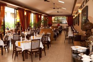 Restaurace v ubytování Protea Hotel by Marriott Kampala
