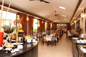 Restaurace v ubytování Protea Hotel by Marriott Kampala