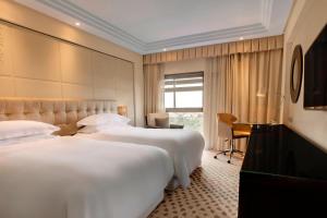 Katil atau katil-katil dalam bilik di Sheraton Lagos Hotel