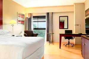 Katil atau katil-katil dalam bilik di Sheraton Lagos Hotel