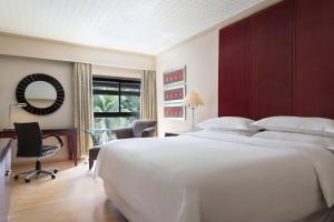 Katil atau katil-katil dalam bilik di Sheraton Lagos Hotel