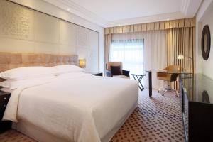 Katil atau katil-katil dalam bilik di Sheraton Lagos Hotel
