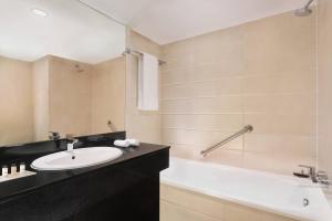 Bilik mandi di Sheraton Lagos Hotel