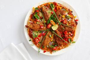 Makanan di atau berdekatan hotel