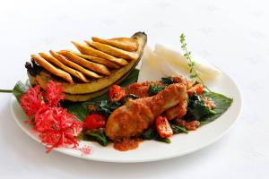 Makanan di atau berdekatan hotel