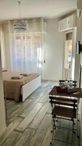 A seating area at B&B LE COCCINELLE