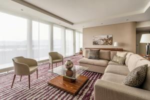 Χώρος καθιστικού στο Zurich Marriott Hotel