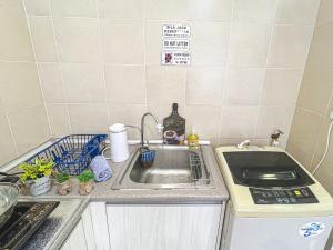 Kuchyň nebo kuchyňský kout v ubytování Serdang, 1-6pax, Near MRT, Near Pavilion
