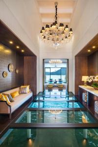 Bazén v ubytování The St. Regis Langkawi nebo v jeho okolí