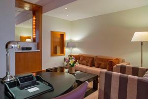 Зона вітальні в The Westin Lima Hotel & Convention Center
