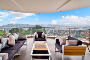 Posezení v ubytování Protea Hotel by Marriott Kampala Skyz
