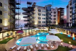 Bazén v ubytování Protea Hotel by Marriott Kampala Skyz nebo v jeho okolí