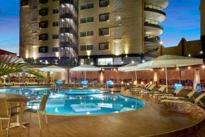 Bazén v ubytování Protea Hotel by Marriott Kampala Skyz nebo v jeho okolí