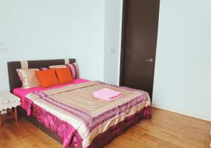Postel nebo postele na pokoji v ubytování The Element Condo 3BR with KL Skyscraper View