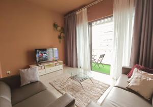 TV a/nebo společenská místnost v ubytování The Element Condo 3BR with KL Skyscraper View