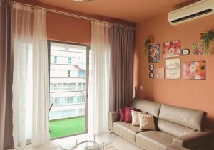 Posezení v ubytování The Element Condo 3BR with KL Skyscraper View
