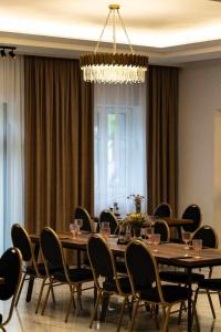Posedenie v ubytovaní Hotel i Restauracja „KRISTAL”