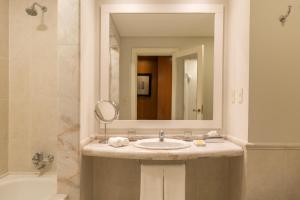 Ванная комната в Sheraton Asuncion Hotel