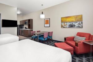 Телевизор и/или развлекательный центр в TownePlace Suites by Marriott Loveland Fort Collins
