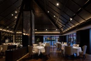 Restaurace v ubytování The Ritz-Carlton Okinawa