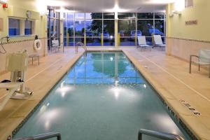 Bazén v ubytování SpringHill Suites by Marriott Voorhees Mt. Laurel/Cherry Hill nebo v jeho okolí