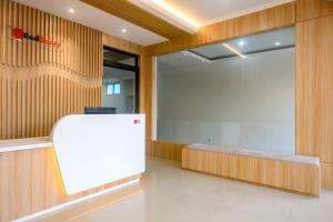 Phòng tắm tại RedDoorz Syariah near Jogja City Mall 2 +42 ảnh