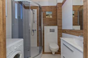 Koupelna v ubytování RESORT Riva & Avir