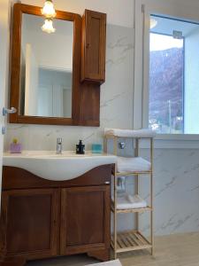 Φωτογραφία από το άλμπουμ του Villa Carlotta Rossa - Holiday Home with garden and pool σε Colico