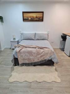 En eller flere senge i et værelse på Fern & Stars