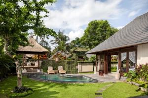 Bazén v ubytování The Ubud Village Resort & Spa nebo v jeho okolí