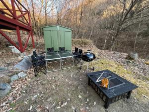 甲州Prime勝沼 森の中のプライベートログハウス 緑に包まれてBBQを楽しむ癒しの空間的相册照片
