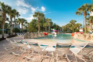 Bazén v ubytování SpringHill Suites by Marriott Orlando Lake Buena Vista South nebo v jeho okolí