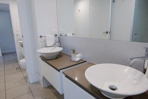 Koupelna v ubytování Nova Apartment Mooloolaba Beach