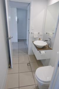 Koupelna v ubytování Nova Apartment Mooloolaba Beach