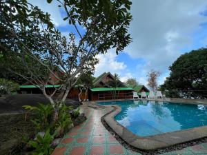 Bazén v ubytování Tharathip Resort Koh Phangan - SHA Plus nebo v jeho okolí
