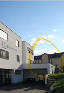 Budova, kde se apartmán nachází + 5 fotografií