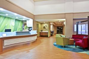 SpringHill Suites by Marriott Chicago Southwest at Burr Ridge Hinsdale的休息区