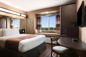 Imagen de la galería de Microtel Inn & Suites Pleasanton, en Pleasanton