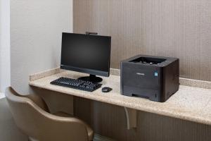 TV a/nebo společenská místnost v ubytování SpringHill Suites by Marriott Ardmore